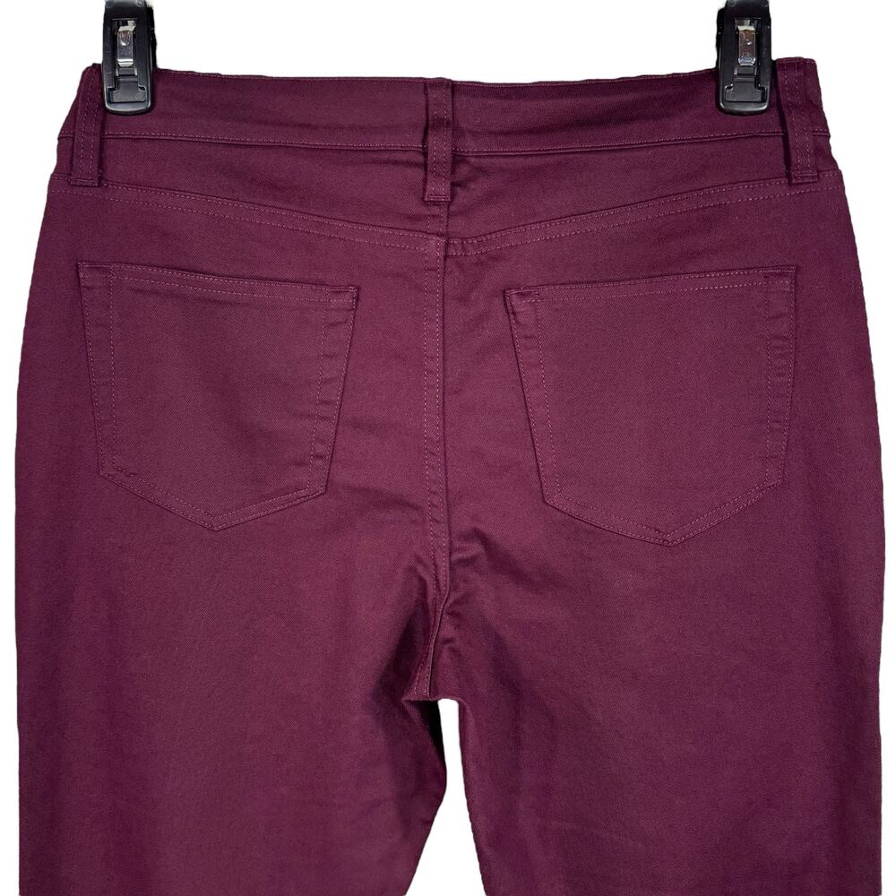St. John's Bay SZ 8 SHORT Straight Leg Jeans Stretch Mid-Rise Tummy Control New - Picture 5 of 12